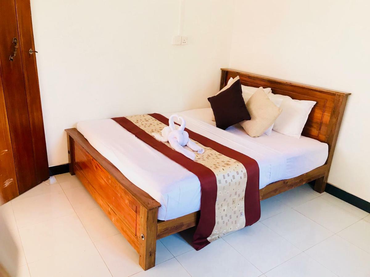 Trinco Relax Hut Hotell Trincomalee Eksteriør bilde