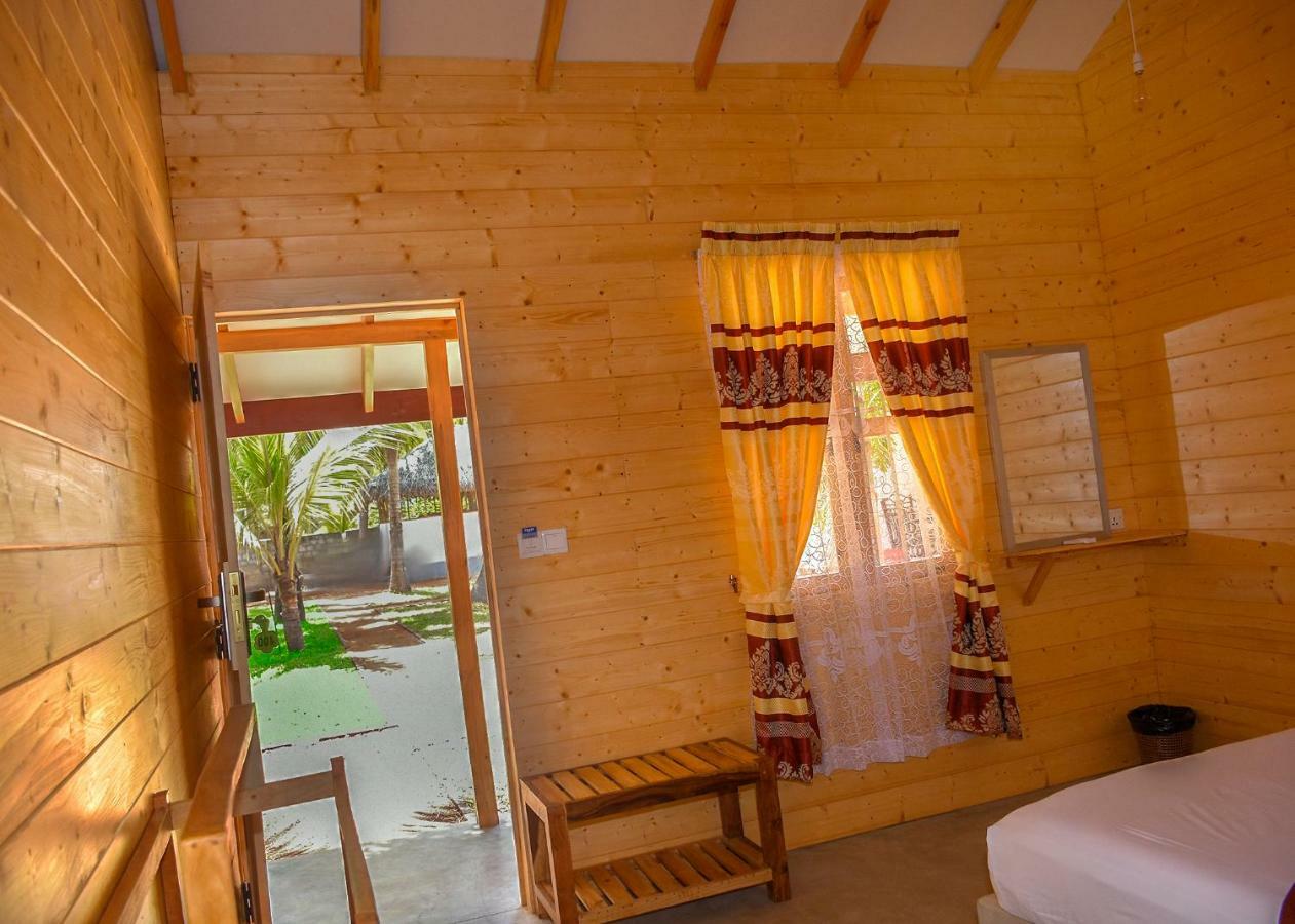 Trinco Relax Hut Hotell Trincomalee Eksteriør bilde