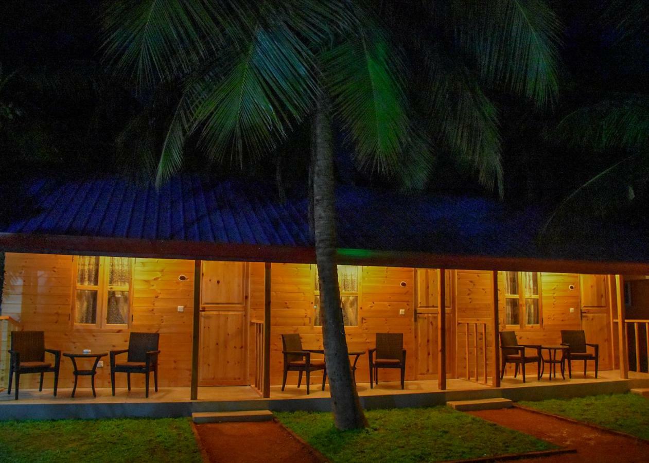 Trinco Relax Hut Hotell Trincomalee Eksteriør bilde